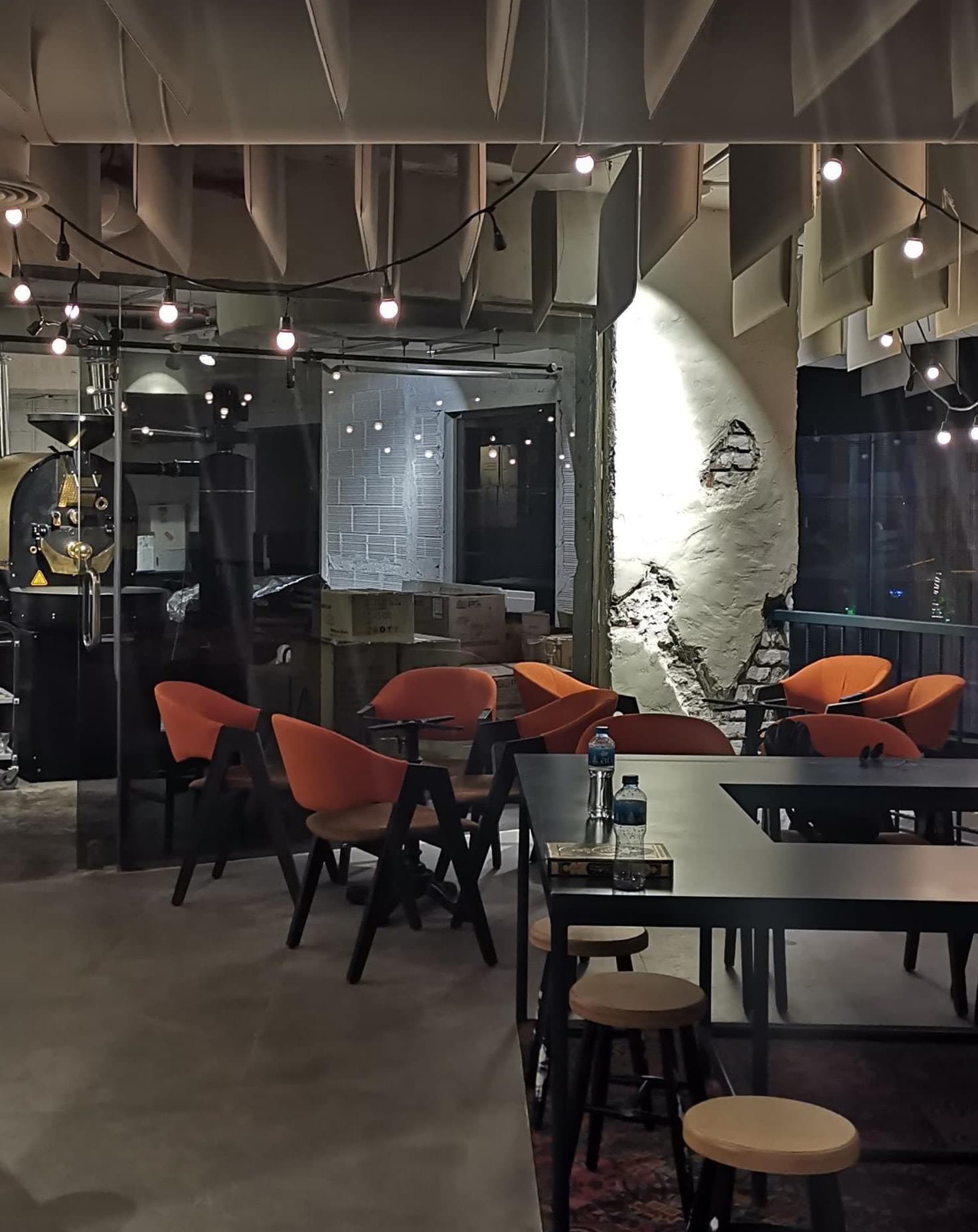 Kiaora Coffee, Restaurant & Lounge